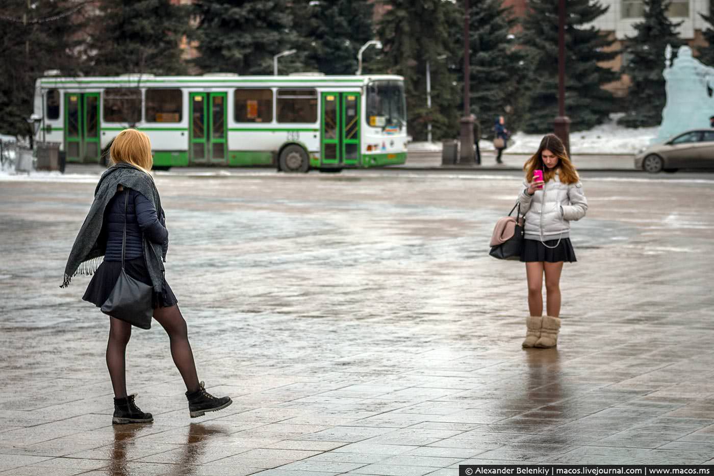 в чем люди ходят в москве сейчас