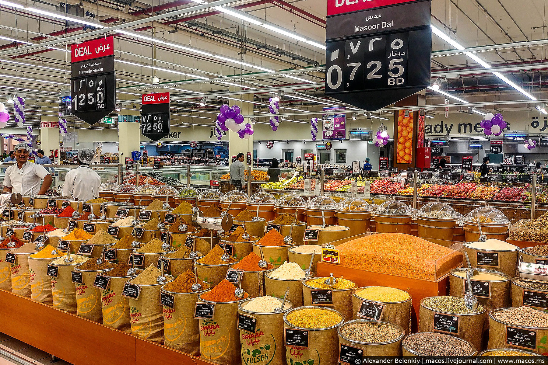 Недорогие вещи. Магазин одежды. Китайский магазин. Где можно найти недорогого. Оптовые вещи.